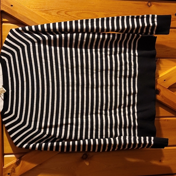 A.n.a. Sweater - Picture 2 of 4